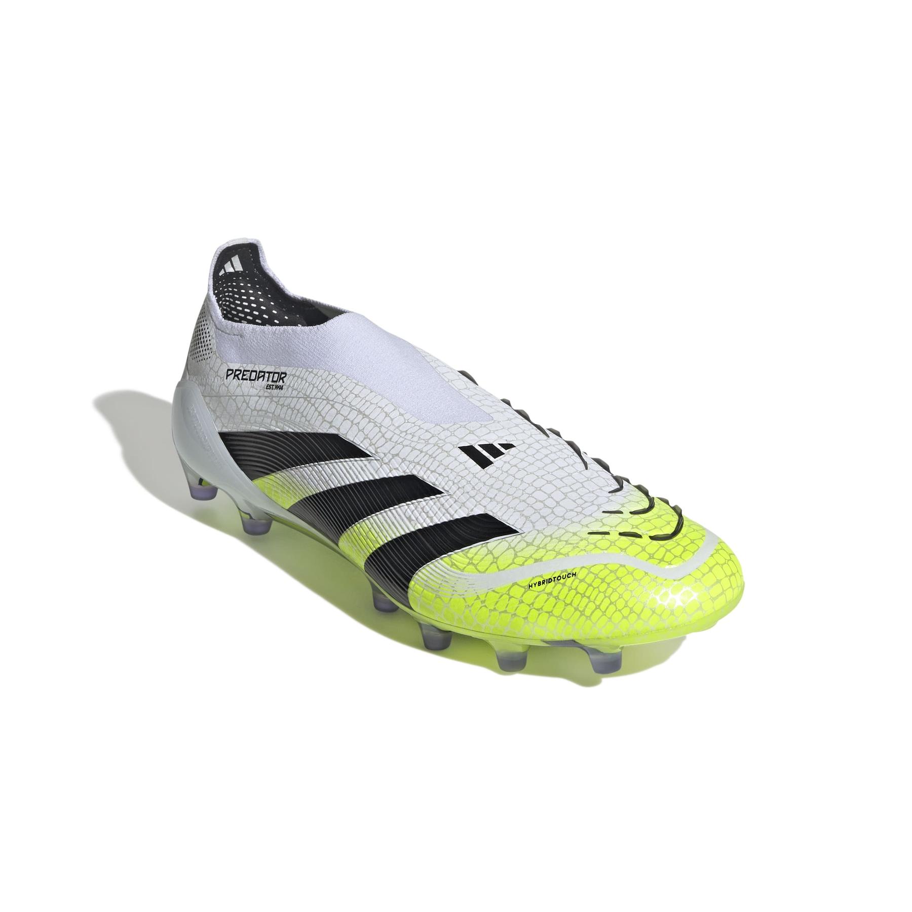 product/a/d/adidas_jh8877_5_footwear_photography_front_lateral_top_view_white-nw091625.jpg